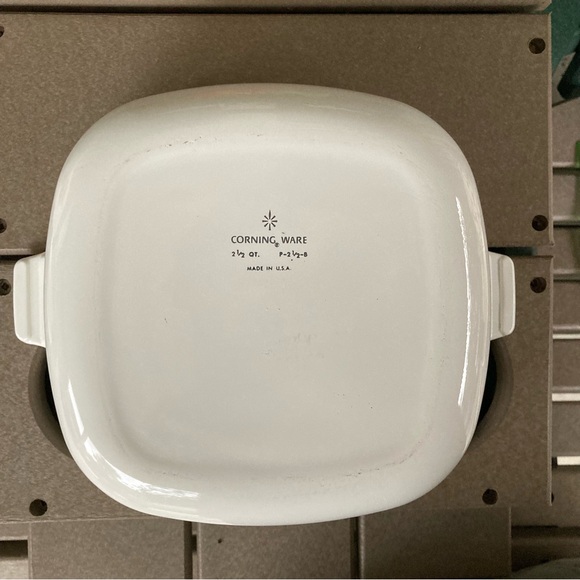 Vintage Corning Ware 2.5 Quart Blue Cornflower - Picture 3 of 6